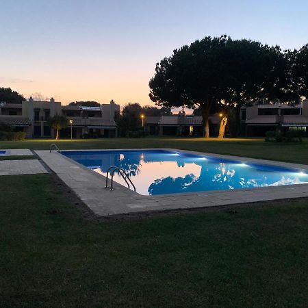 Casa De Ferias Com Piscina - Condominio Vilamouratenis Eksteriør billede