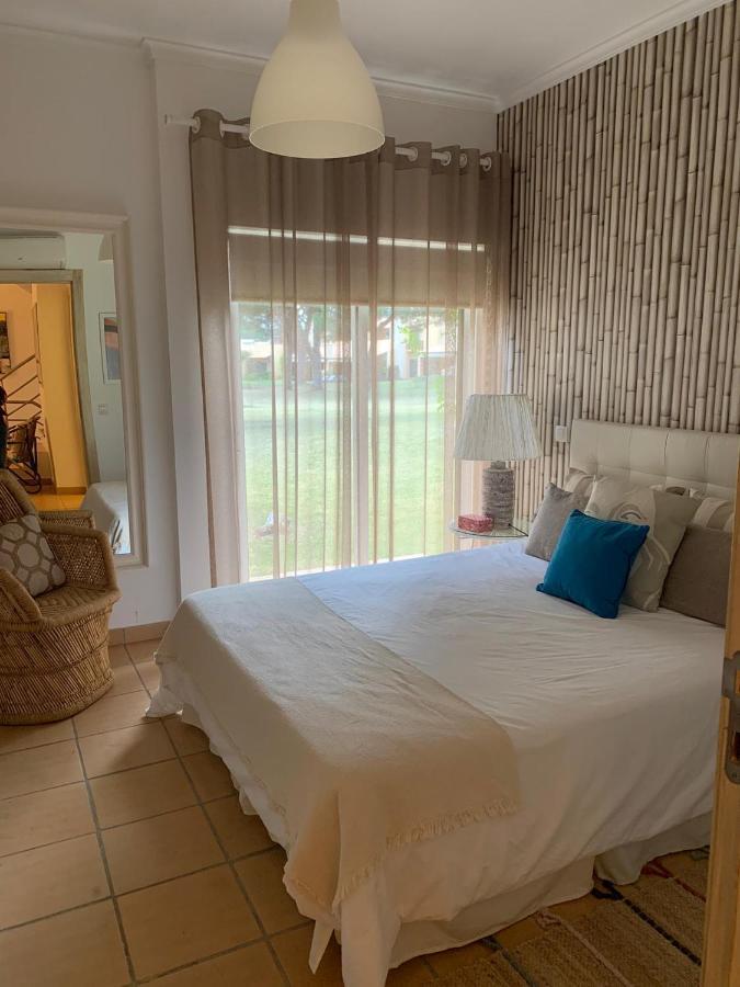 Casa De Ferias Com Piscina - Condominio Vilamouratenis Eksteriør billede