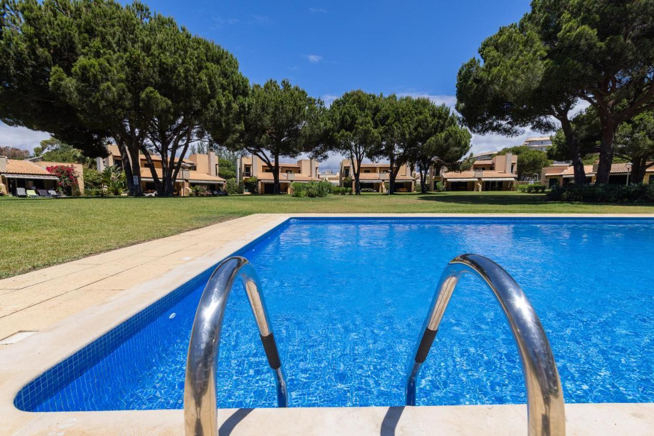 Casa De Ferias Com Piscina - Condominio Vilamouratenis Eksteriør billede